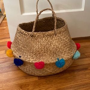 Pom Pom Straw Bag